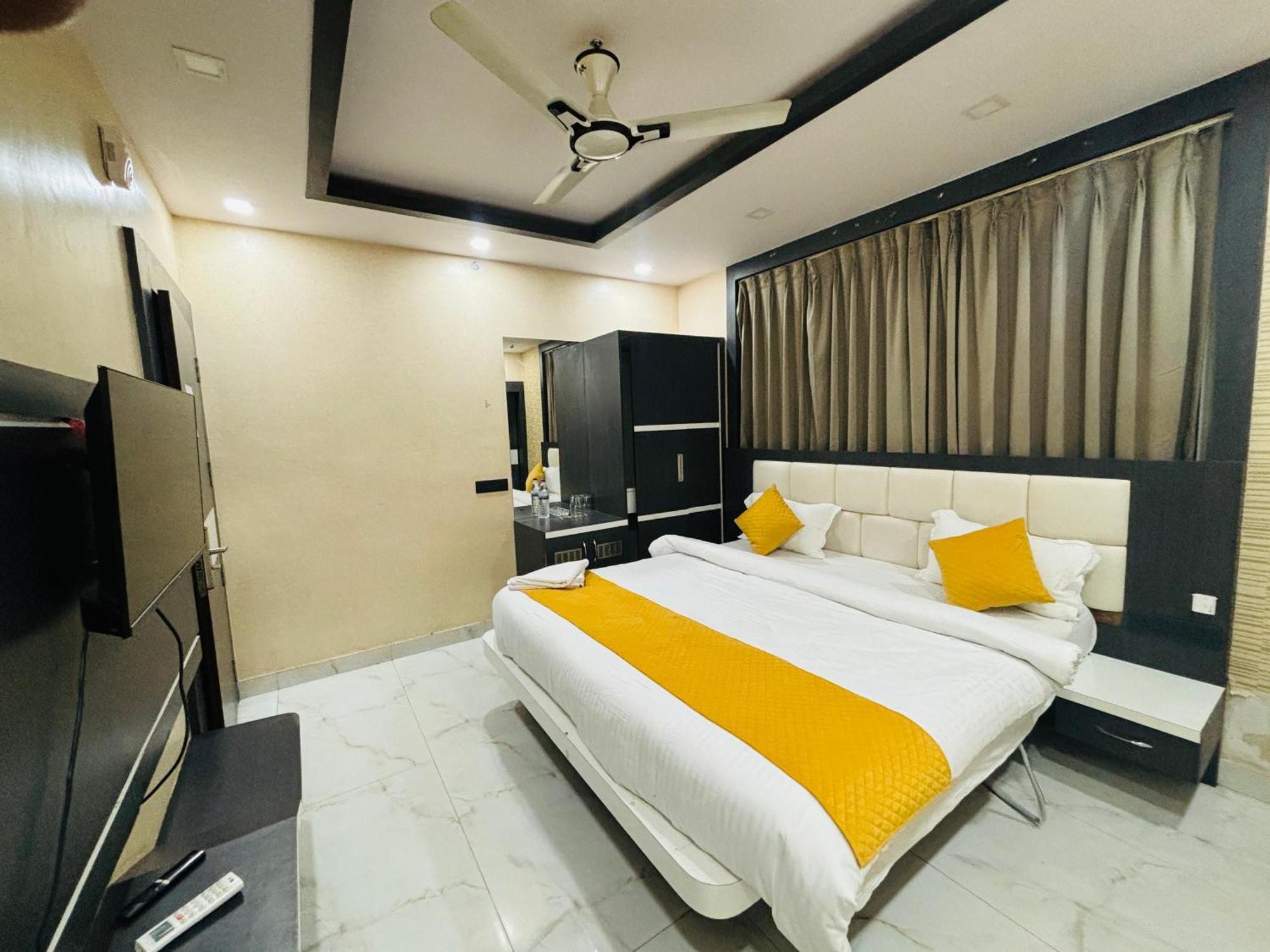 Kings Inn Hotel Ранчи Экстерьер фото